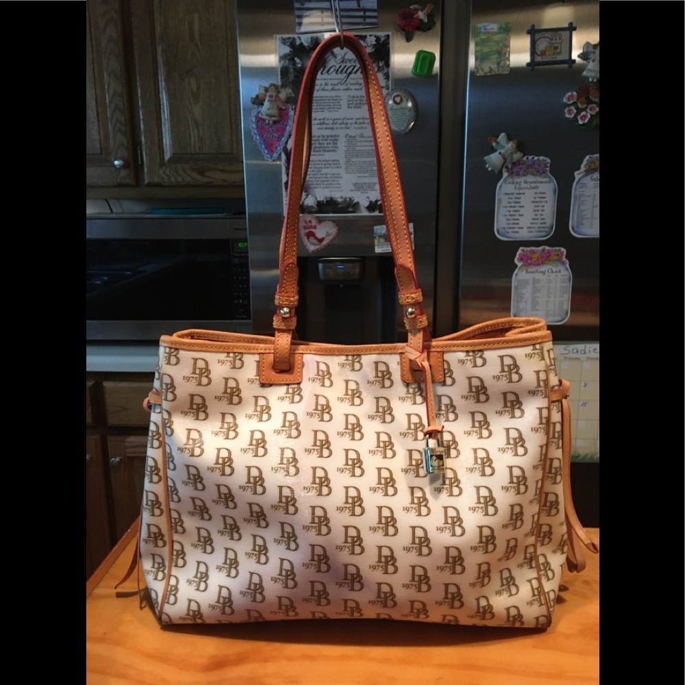 Dooney Bourke Cream Sig 1975 Cotton Coated Leather Shoulderbag Tote